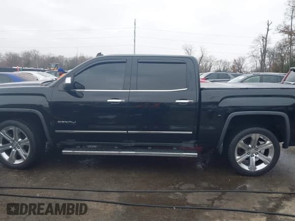 ✅ 2014 GMC Sierra 1500 Denali • VIN: 3GTU2WEJ0EG457054 • Lot: 43743892. Listed on IAAI with 115,647 mi. Free auction sales archive from the USA and detailed vehicle history report at DreamBid. Image 14.
