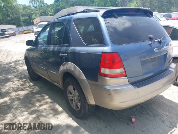 ✅ 2003 Kia Sorento LX • VIN: KNDJD733935098251 • Lot: 42318182. Listed on IAAI with 147,078 mi. Free auction sales archive from the USA and detailed vehicle history report at DreamBid. Image 3.