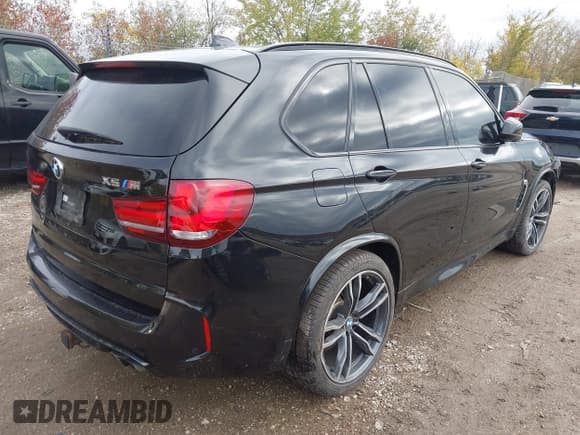 ✅ 2017 BMW X5 M • VIN: 5YMKT6C39H0X20487 • Lot: 43463436. Wystawiony na IAAI z przebiegiem 79 074 mil. Bezpłatny archiwum sprzedaży aukcyjnych z USA i szczegółowy raport historii pojazdu na DreamBid. Zdjęcie 4.