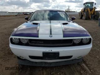 ✅ 2010 Dodge Challenger SE • VIN: 2B3CJ4DVXAH321534 • Lot: 78716344. Wystawiony na Copart z przebiegiem 137 508 mil. Bezpłatny archiwum sprzedaży aukcyjnych z USA i szczegółowy raport historii pojazdu na DreamBid. Zdjęcie 5.