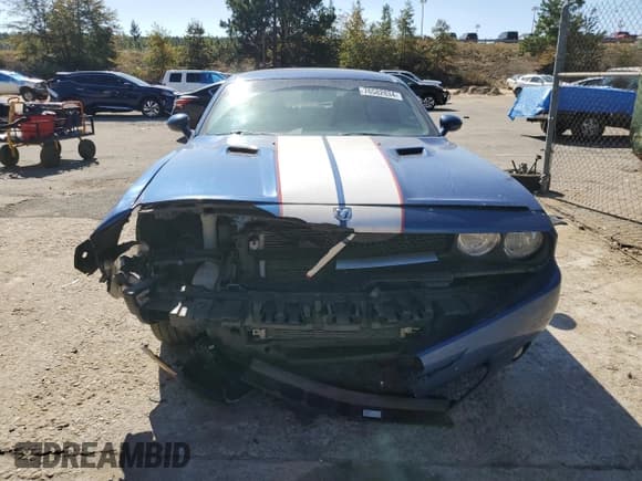 ✅ 2010 Dodge Challenger SE • VIN: 2B3CJ4DVXAH110169 • Lot: 76582834. Wystawiony na Copart z przebiegiem Nie podano. Bezpłatny archiwum sprzedaży aukcyjnych z USA i szczegółowy raport historii pojazdu na DreamBid. Zdjęcie 5.