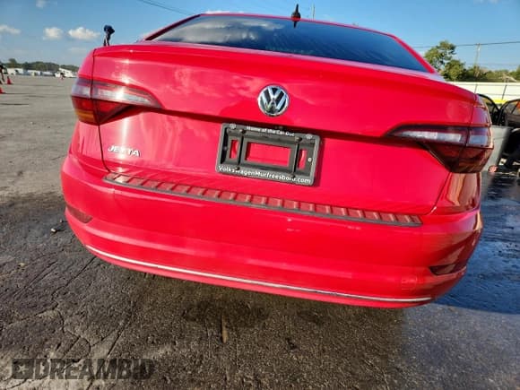 ✅ 2019 Volkswagen Jetta SEL • VIN: 3VWEB7BU8KM169043 • Lot: 84288165. Listed on Copart with 163,746 mi. Free auction sales archive from the USA and detailed vehicle history report at DreamBid. Image 6.