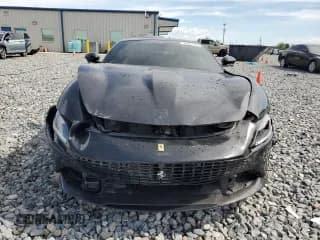 ✅ 2022 Ferrari Roma • VIN: ZFF98RNA5N0269013 • Lot: 44682265. Wystawiony na Copart z przebiegiem 4 360 mil. Bezpłatny archiwum sprzedaży aukcyjnych z USA i szczegółowy raport historii pojazdu na DreamBid. Zdjęcie 5.