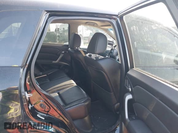 ✅ 2011 Acura RDX Technology • VIN: 5J8TB1H58BA002980 • Lot: 43230945. Wystawiony na IAAI z przebiegiem 199 803 mil. Bezpłatny archiwum sprzedaży aukcyjnych z USA i szczegółowy raport historii pojazdu na DreamBid. Zdjęcie 8.