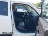 ✅ 2015 Jeep Patriot Latitude • VIN: 1C4NJPFA2FD400266 • Lot: 42450505. Wystawiony na IAAI z przebiegiem 96 939 mil. Bezpłatny archiwum sprzedaży aukcyjnych z USA i szczegółowy raport historii pojazdu na DreamBid. Zdjęcie 5.