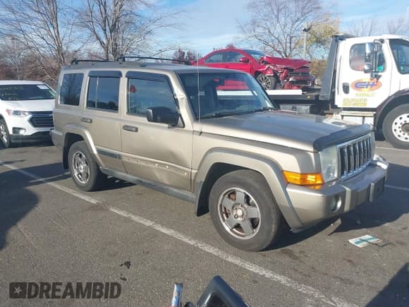 ✅ 2006 Jeep Commander • VIN: 1J8HG48N06C128017 • Lot: 41691941. Wystawiony na IAAI z przebiegiem 143 839 mil. Bezpłatny archiwum sprzedaży aukcyjnych z USA i szczegółowy raport historii pojazdu na DreamBid. Zdjęcie 1.