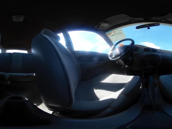 ✅ 1998 Ford Escort SE • VIN: 3FAFP15P0WR238401 • Lot: 43273047. Wystawiony na IAAI z przebiegiem 115 829 mil. Bezpłatny archiwum sprzedaży aukcyjnych z USA i szczegółowy raport historii pojazdu na DreamBid. Zdjęcie 18.