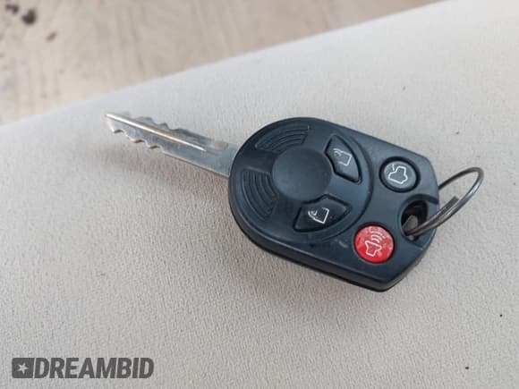 ✅ 2006 Mercury Milan • VIN: 3MEFM07ZX6R632501 • Lot: 43795802. Wystawiony na IAAI z przebiegiem 116 212 mil. Bezpłatny archiwum sprzedaży aukcyjnych z USA i szczegółowy raport historii pojazdu na DreamBid. Zdjęcie 11.