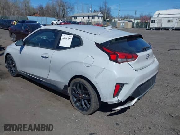 2020 Hyundai Veloster Turbo R-Spec z VIN KMHTH6AB1LU027676, wystawiony jako IAAI lot #42064952 z przebiegiem 88 778 mil mil oraz . Historia ofert i sprzedaży dostępna na DreamBid. Obrazek 3.