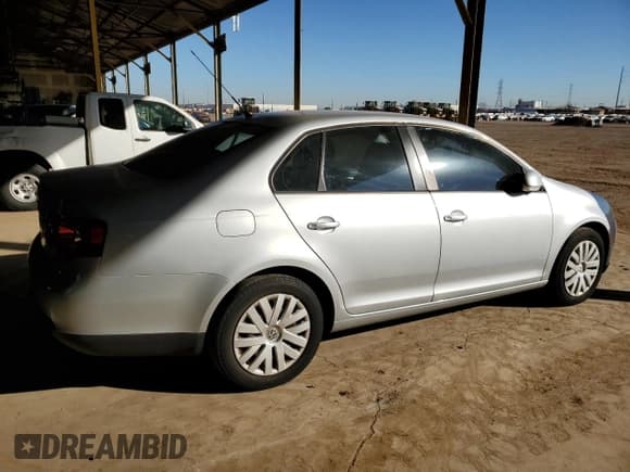 ✅ 2010 Volkswagen Jetta S • VIN: 3VWJZ7AJ4AM003490 • Lot: 91702905. Listed on Copart with 169,321 mi. Free auction sales archive from the USA and detailed vehicle history report at DreamBid. Image 3.