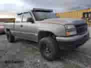 2006 Chevrolet Silverado 1500 LT2 z VIN 2GCEC19Z061306536, wystawiony jako Copart lot #45569345 z przebiegiem 219 158 mil mil oraz Czysty tytuł • Clean title. Historia ofert i sprzedaży dostępna na DreamBid. Obrazek 4.