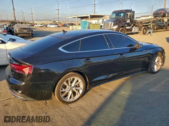 ✅ 2020 Audi A5 Sportback Premium • VIN: WAUANCF52LA004721 • Лот: 95730045. Опубликован ранее на Copart с пробегом 114 918 миль. Бесплатный доступ к архиву аукционных продаж из США и подробный отчёт об истории автомобиля на DreamBid. Изображение 3.