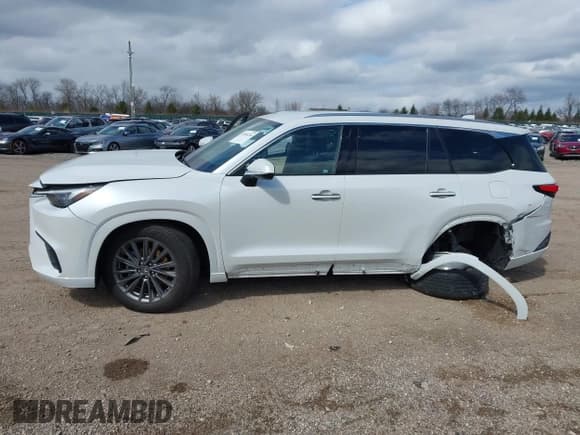 ✅ 2024 Lexus TX 350 • VIN: 5TDAAAB60RS003175 • Lot: 41984264. Listed on IAAI with 40,805 mi. Free auction sales archive from the USA and detailed vehicle history report at DreamBid. Image 14.