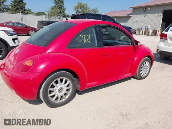 ✅ 2004 Volkswagen Beetle GLS • VIN: 3VWCR31C14M414823 • Lot: 43230721. Listed on IAAI with 170,820 mi. Free auction sales archive from the USA and detailed vehicle history report at DreamBid. Image 4.
