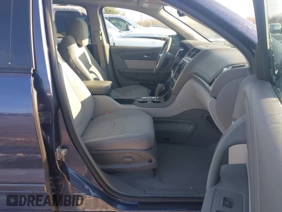 ✅ 2014 GMC Acadia SLE • VIN: 1GKKVPKD3EJ183323 • Lot: 43816637. Listed on IAAI with 130,120 mi. Free auction sales archive from the USA and detailed vehicle history report at DreamBid. Image 5.