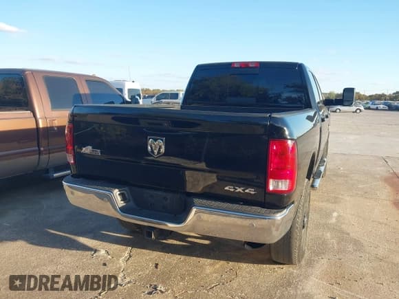 ✅ 2017 Ram 2500 Lone Star • VIN: 3C6UR5DL0HG581667 • Lot: 43709408. Wystawiony na IAAI z przebiegiem 141 647 mil. Bezpłatny archiwum sprzedaży aukcyjnych z USA i szczegółowy raport historii pojazdu na DreamBid. Zdjęcie 16.