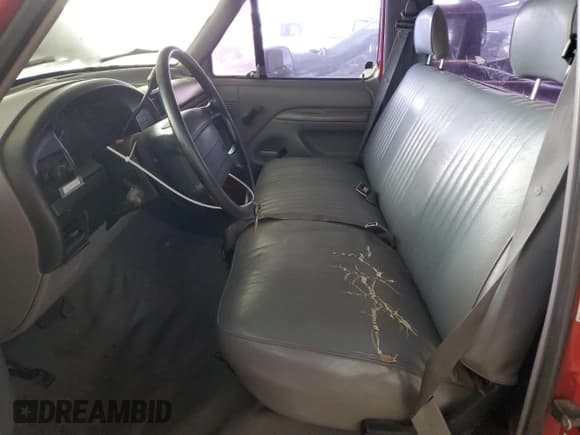 ✅ 1994 Ford F-150 • VIN: 1FTDF15Y9RLA01552 • Lot: 68980165. Wystawiony na Copart z przebiegiem 191 869 mil. Bezpłatny archiwum sprzedaży aukcyjnych z USA i szczegółowy raport historii pojazdu na DreamBid. Zdjęcie 7.