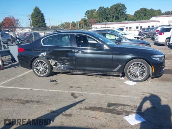 ✅ 2017 BMW 5 Series 540i xDrive • VIN: WBAJE7C31HG890125 • Lot: 43471719. Listed on IAAI with 60,462 mi. Free auction sales archive from the USA and detailed vehicle history report at DreamBid. Image 13.