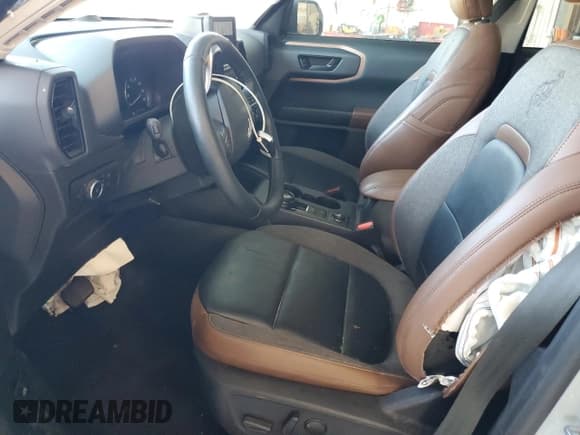 ✅ 2022 Ford Bronco Sport Outer Banks • VIN: 3FMCR9C68NRD62619 • Лот: 81582145. Опубликован ранее на Copart с пробегом 18 706 миль. Бесплатный доступ к архиву аукционных продаж из США и подробный отчёт об истории автомобиля на DreamBid. Изображение 7.