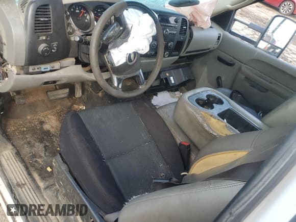 ✅ 2014 Chevrolet Silverado 2500HD Work Truck • VIN: 1GC0CVCG4EF116691 • Lot: 64662375. Wystawiony na Copart z przebiegiem Nie podano. Bezpłatny archiwum sprzedaży aukcyjnych z USA i szczegółowy raport historii pojazdu na DreamBid. Zdjęcie 8.