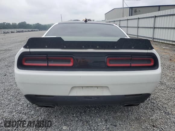 ✅ 2016 Dodge Challenger R/T Scat Pack • VIN: 2C3CDZFJ0GH317194 • Lot: 67985695. Wystawiony na Copart z przebiegiem 73 373 mil. Bezpłatny archiwum sprzedaży aukcyjnych z USA i szczegółowy raport historii pojazdu na DreamBid. Zdjęcie 6.