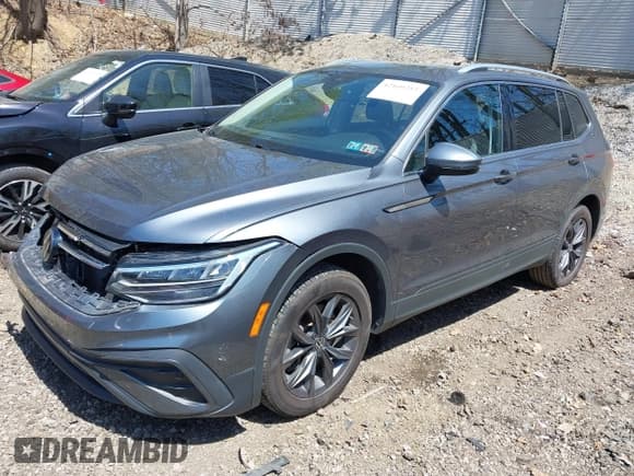 ✅ 2022 Volkswagen Tiguan SE • VIN: 3VV2B7AXXNM019538 • Lot: 42109211. Wystawiony na IAAI z przebiegiem 30 576 mil. Bezpłatny archiwum sprzedaży aukcyjnych z USA i szczegółowy raport historii pojazdu na DreamBid. Zdjęcie 2.