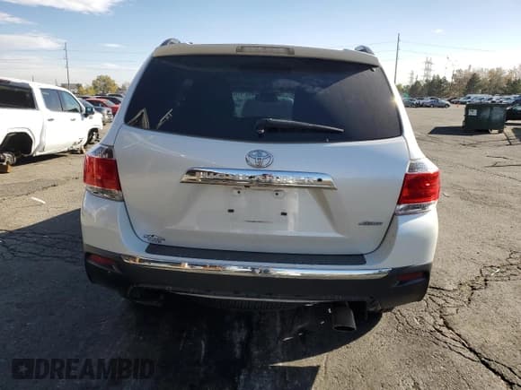 ✅ 2013 Toyota Highlander Limited • VIN: 5TDDK3EH4DS196619 • Lot: 91491515. Listed on Copart with 127,325 mi. Free auction sales archive from the USA and detailed vehicle history report at DreamBid. Image 6.
