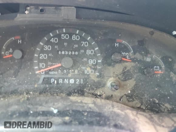 ✅ 1997 Ford Econoline Commercial • VIN: 1FDEE1465VHB91981 • Лот: 82043925. Опубликован ранее на Copart с пробегом 183 238 миль. Бесплатный доступ к архиву аукционных продаж из США и подробный отчёт об истории автомобиля на DreamBid. Изображение 9.