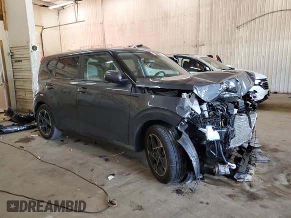 ✅ 2023 Kia Soul EX • VIN: KNDJ33AU9P7891289 • Lot: 84420545. Listed on Copart with 17,494 mi. Free auction sales archive from the USA and detailed vehicle history report at DreamBid. Image 4.