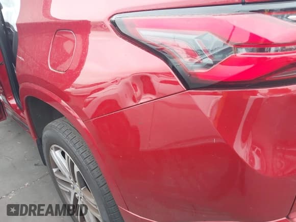 ✅ 2023 Chevrolet Traverse High Country • VIN: 1GNEVNKW9PJ242335 • Lot: 42415467. Wystawiony na IAAI z przebiegiem 25 855 mil. Bezpłatny archiwum sprzedaży aukcyjnych z USA i szczegółowy raport historii pojazdu na DreamBid. Zdjęcie 17.