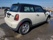 ✅ 2010 MINI Hardtop • VIN: WMWMF3C54ATU77861 • Лот: 84931205. Опубликован ранее на Copart с пробегом 182 450 миль. Бесплатный доступ к архиву аукционных продаж из США и подробный отчёт об истории автомобиля на DreamBid. Изображение 3.