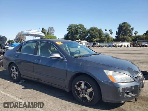 2007 Honda Accord z VIN JHMCN36577C000281, wystawiony jako Copart lot #56551685 z przebiegiem 114 240 mil mil oraz Czysty tytuł • Clean title. Historia ofert i sprzedaży dostępna na DreamBid. Obrazek 4.