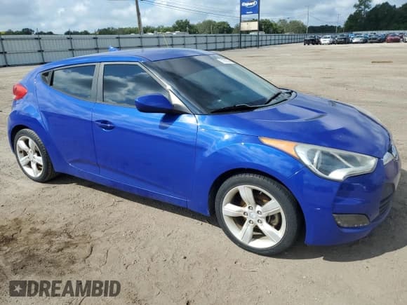 ✅ 2014 Hyundai Veloster • VIN: KMHTC6AD7EU215816 • Lot: 71959944. Wystawiony na Copart z przebiegiem 49 595 mil. Bezpłatny archiwum sprzedaży aukcyjnych z USA i szczegółowy raport historii pojazdu na DreamBid. Zdjęcie 4.