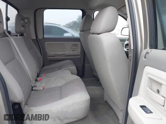 ✅ 2006 Dodge Dakota SLT • VIN: 1D7HE48KX6S528407 • Лот: 43910959. Опубликован ранее на IAAI с пробегом 216 510 миль. Бесплатный доступ к архиву аукционных продаж из США и подробный отчёт об истории автомобиля на DreamBid. Изображение 8.