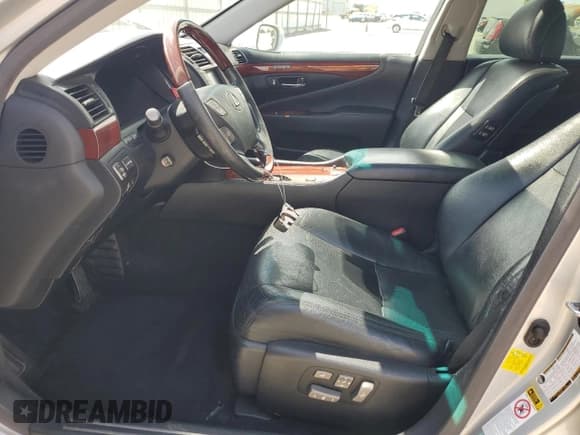 ✅ 2012 Lexus LS 460 • VIN: JTHBL5EF5C5113264 • Лот: 51955125. Опубликован ранее на Copart с пробегом Не указан. Бесплатный доступ к архиву аукционных продаж из США и подробный отчёт об истории автомобиля на DreamBid. Изображение 7.