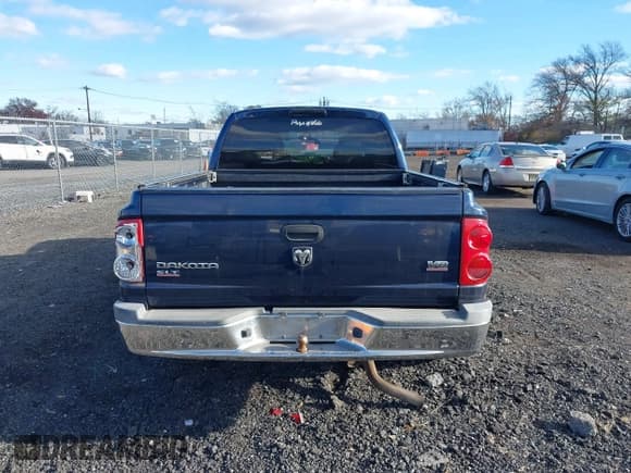 ✅ 2005 Dodge Dakota SLT • VIN: 1D7HW48N75S166543 • Лот: 43679489. Опубликован ранее на IAAI с пробегом 197 288 миль. Бесплатный доступ к архиву аукционных продаж из США и подробный отчёт об истории автомобиля на DreamBid. Изображение 15.