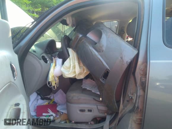 ✅ 2006 Chevrolet HHR LT • VIN: 3GNDA23D96S642976 • Lot: 36740521. Listed on IAAI with Not provided. Free auction sales archive from the USA and detailed vehicle history report at DreamBid. Image 5.