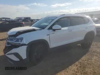 ✅ 2024 Volkswagen Taos SEL • VIN: 3VV4X7B29RM132495 • Lot: 64137515. Wystawiony na Copart z przebiegiem 6 700 mil. Bezpłatny archiwum sprzedaży aukcyjnych z USA i szczegółowy raport historii pojazdu na DreamBid. Zdjęcie 1.