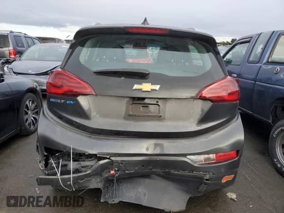 2020 Chevrolet Bolt EV Premier z VIN 1G1FZ6S01L4116989, wystawiony jako Copart lot #82601513 z przebiegiem 10 471 mil mil oraz . Historia ofert i sprzedaży dostępna na DreamBid. Obrazek 6.