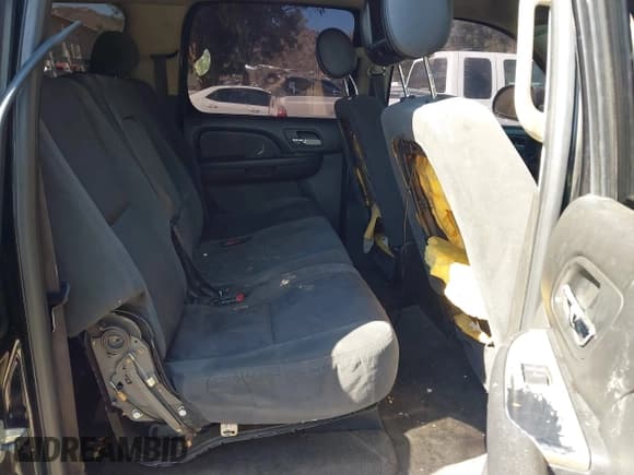 ✅ 2009 Chevrolet Suburban LS • VIN: 1GNFC16J09R300113 • Lot: 42827227. Listed on IAAI with 205,561 mi. Free auction sales archive from the USA and detailed vehicle history report at DreamBid. Image 8.