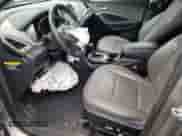 ✅ 2017 Hyundai Santa Fe 2.4L • VIN: 5NMZUDLB1HH002383 • Lot: 39117593. Wystawiony na Copart z przebiegiem Nie podano mil. Skorzystaj z bezpłatnego archiwum sprzedaży aukcyjnych z USA i zobacz szczegółowy raport historii pojazdu na DreamBid. Zdjęcie 7.