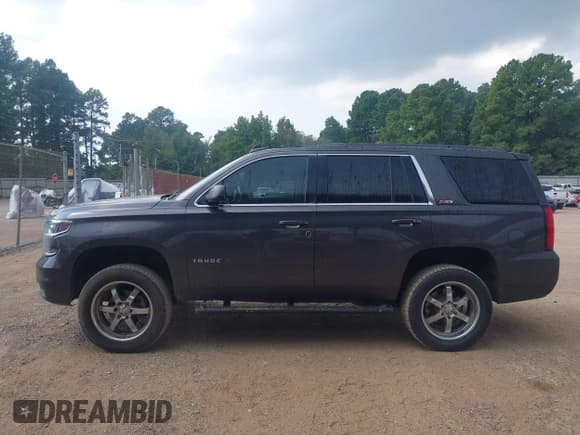 ✅ 2017 Chevrolet Tahoe LT • VIN: 1GNSKBKC1HR193229 • Lot: 43275962. Listed on IAAI with 132,581 mi. Free auction sales archive from the USA and detailed vehicle history report at DreamBid. Image 14.