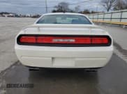 ✅ 2010 Dodge Challenger SE • VIN: 2B3CJ4DV1AH109718 • Lot: 81935284. Wystawiony na Copart z przebiegiem 132 476 mil. Bezpłatny archiwum sprzedaży aukcyjnych z USA i szczegółowy raport historii pojazdu na DreamBid. Zdjęcie 6.