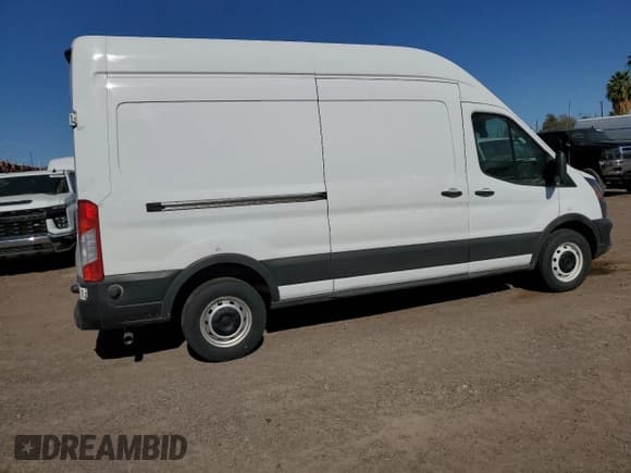 ✅ 2022 Ford Transit Cargo • VIN: 1FTBR1X86NKA72381 • Lot: 65822305. Listed on Copart with 47,034 mi. Free auction sales archive from the USA and detailed vehicle history report at DreamBid. Image 3.