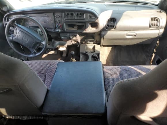 ✅ 2002 Dodge 2500 • VIN: 3B7KF23W62M275732 • Лот: 64232195. Опубликован ранее на Copart с пробегом Не указан. Бесплатный доступ к архиву аукционных продаж из США и подробный отчёт об истории автомобиля на DreamBid. Изображение 8.