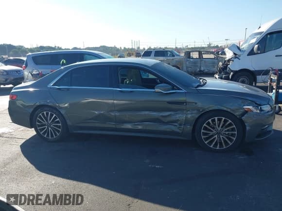 ✅ 2017 Lincoln Continental Select • VIN: 1LN6L9TP6H5620957 • Lot: 43713567. Wystawiony na IAAI z przebiegiem 99 729 mil. Bezpłatny archiwum sprzedaży aukcyjnych z USA i szczegółowy raport historii pojazdu na DreamBid. Zdjęcie 13.