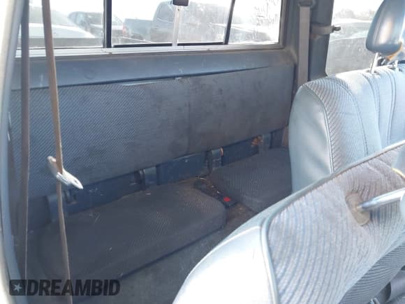 ✅ 1992 Toyota Pickup DLX • VIN: JT4RN93P5N5054068 • Lot: 43857036. Listed on IAAI with 245,685 mi. Free auction sales archive from the USA and detailed vehicle history report at DreamBid. Image 8.