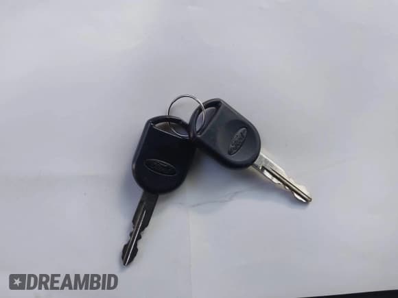 ✅ 2010 Ford Focus SE • VIN: 1FAHP3FN7AW242940 • Лот: 42378894. Опубликован ранее на IAAI с пробегом 102 834 миль. Бесплатный доступ к архиву аукционных продаж из США и подробный отчёт об истории автомобиля на DreamBid. Изображение 11.