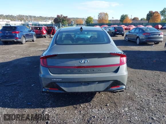 2021 Hyundai Sonata SEL with VIN 5NPEL4JA9MH089927, listed as a IAAI auction lot 43501040 with 56,622 mi miles and . Bid and sale history available at DreamBid. Image 16.