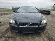✅ 2010 Volvo C70 • VIN: YV1672MC9AJ090678 • Лот: 58941545. Опубликован ранее на Copart с пробегом 76 318 миль. Бесплатный доступ к архиву аукционных продаж из США и подробный отчёт об истории автомобиля на DreamBid. Изображение 5.